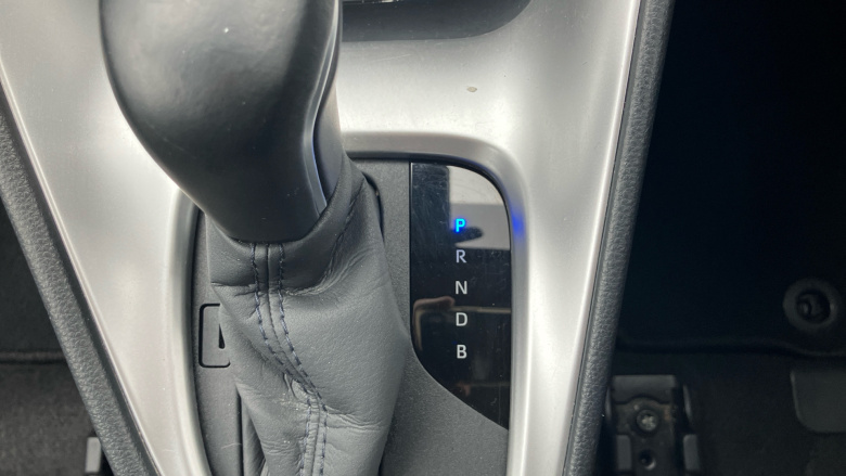 Toyota Yaris 1.5 Hybrid Design 5dr CVT Hybrid Hatchback